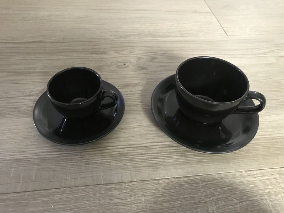serviço de café em louça preta