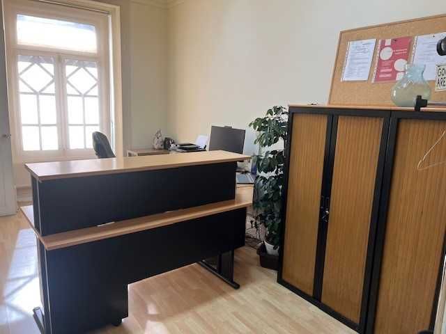 ARTIGO DISPONIVEL ATE 24 DE OUTUBRO Mobiliario de escritório completo