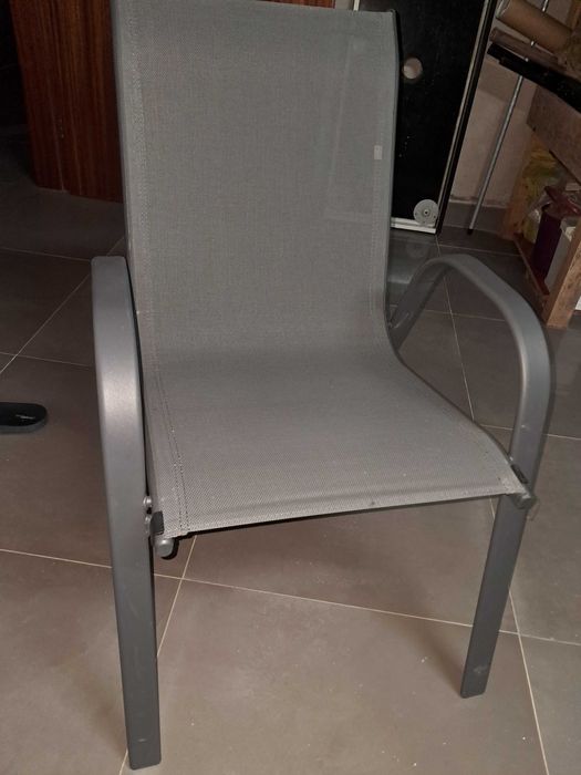 Conjunto mesa de jardim com guarda sol