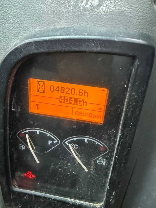 Giratória Volvo 2010 10 Ton de rastos