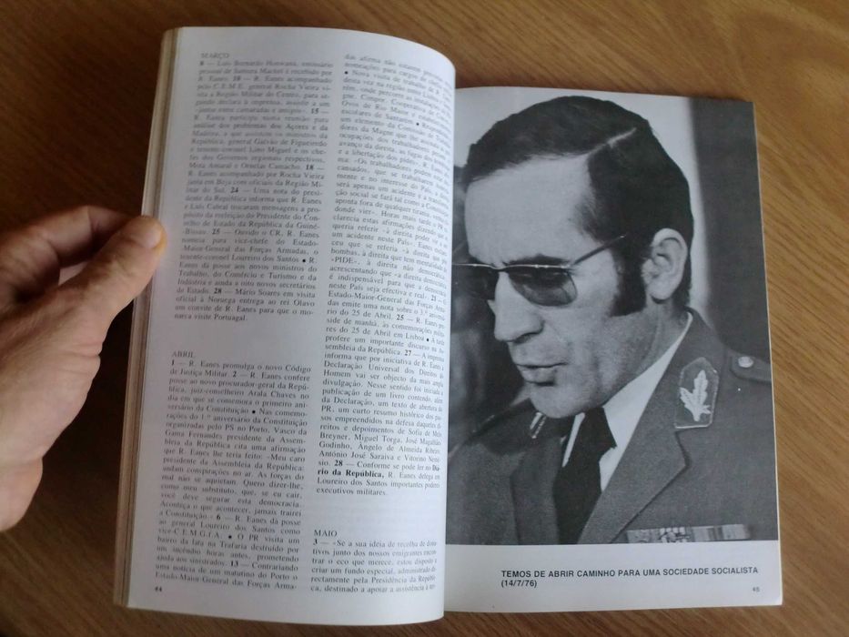 Eanes, um Presidente no curso da Constituição
de Carlos Pinto Santos