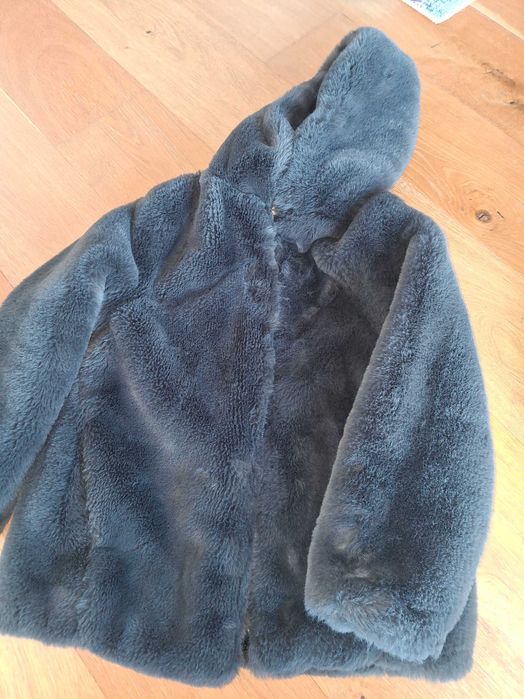 Casaco felpudo preto da Zara