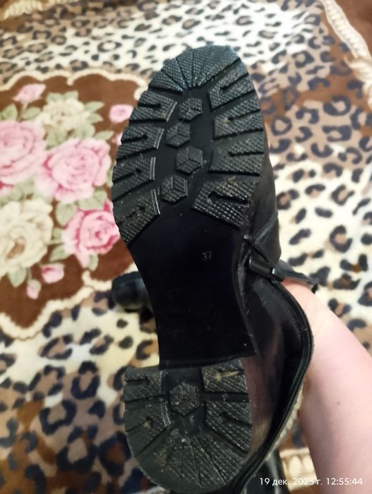 Продам взуття кожані і замшеві