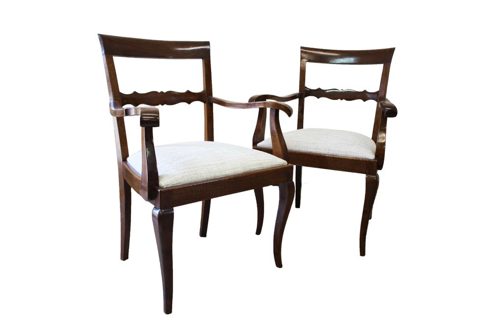 Para pięknych foteli art - deco z litego drewna orzechowego / po renowacji