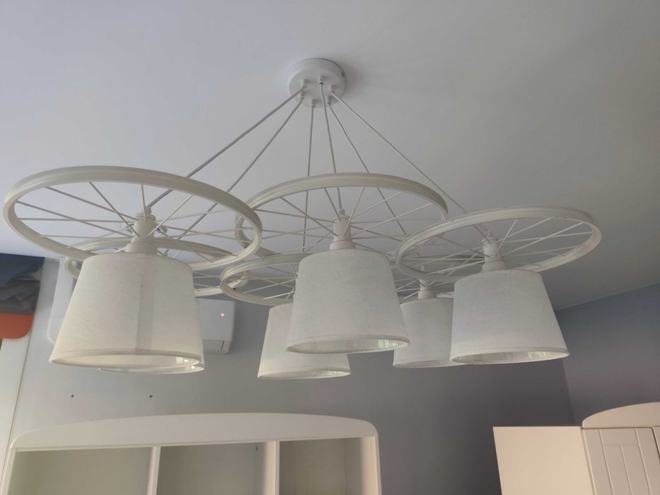 zestaw lamp do pokoju młodzieżowego