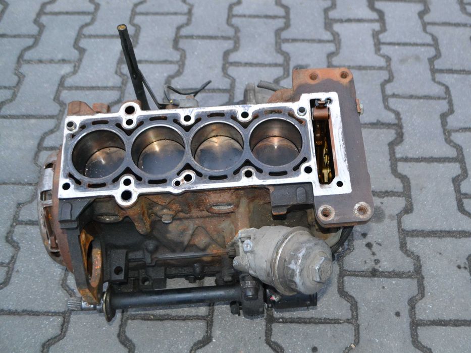 Blok wał korbowy Silnik Bez Głowicy MINI 1.6 16V