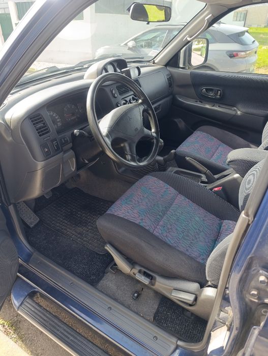 Mitsubishi pagero sport wagon