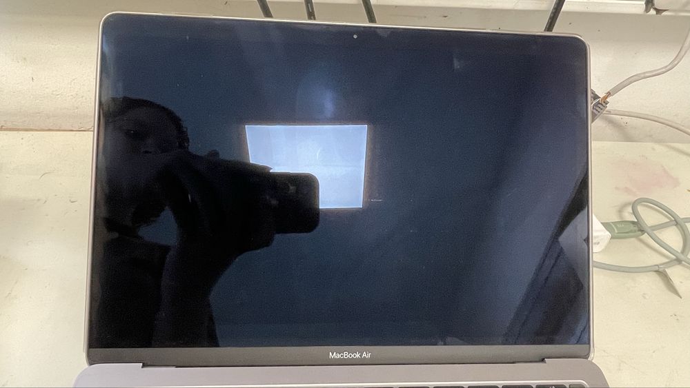 MacBook Air 2018512905742092881922