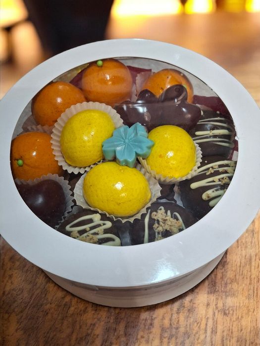 Коробка солодощів, зефіру, діаметр 20см