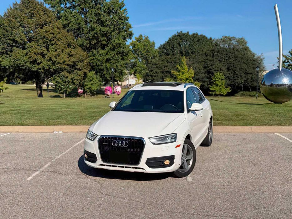 Audi Q3      2015