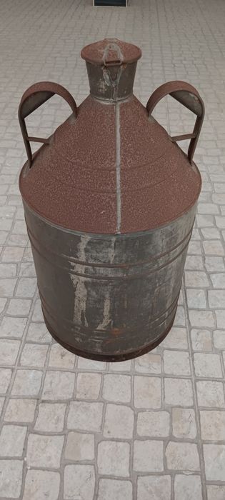 Conjunto de 2 bilhas antigas