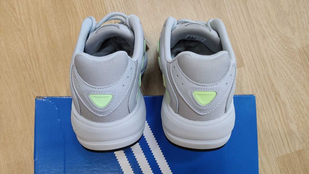 Продам кросівки-Adidas Falcon -43(EUR) наш-42.Нові. Оригінал.
