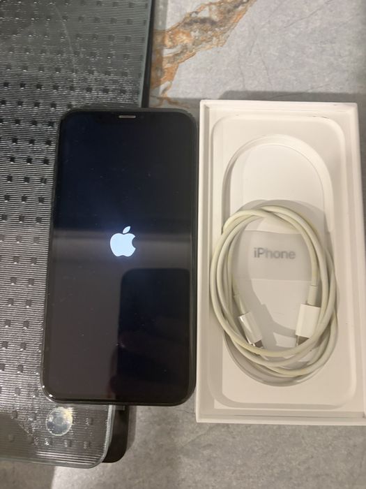 Iphone XR 64Gb.
