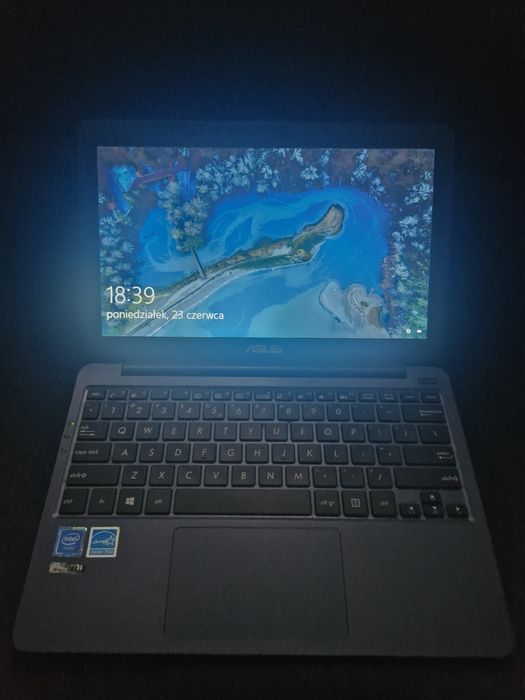 ASUS VivoBook E203MA | N4000 / 4GB / 64GB
