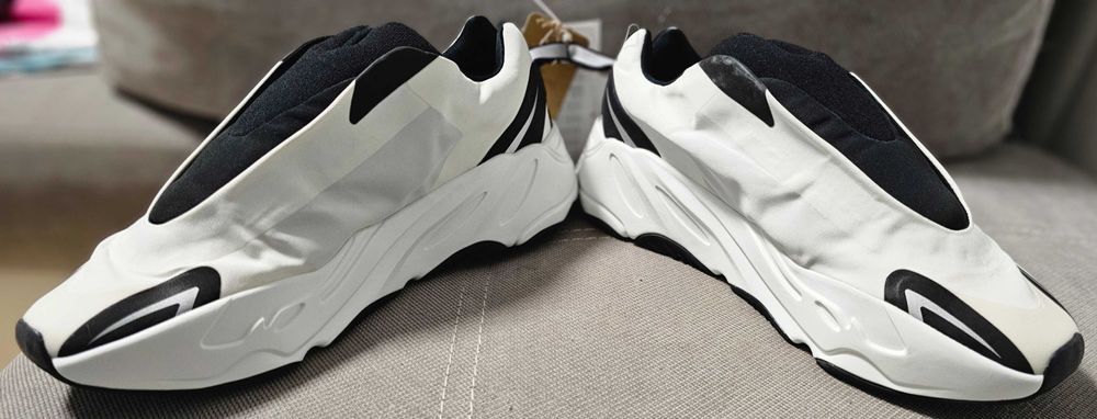 Adidas Yezzy 700 MNVN rozmiar 44