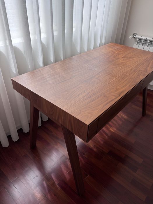 Secretária de Design Escandinavo EMKO 4.9 em Nogueira
