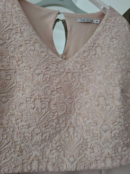 Wizytowa sukienka beżowo-złota idealna na komunie, wesele, przyjęcie