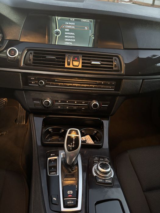 BMW 520d Touring (F11) Auto | Impecável | Revisão de Motor e Caixa Feita