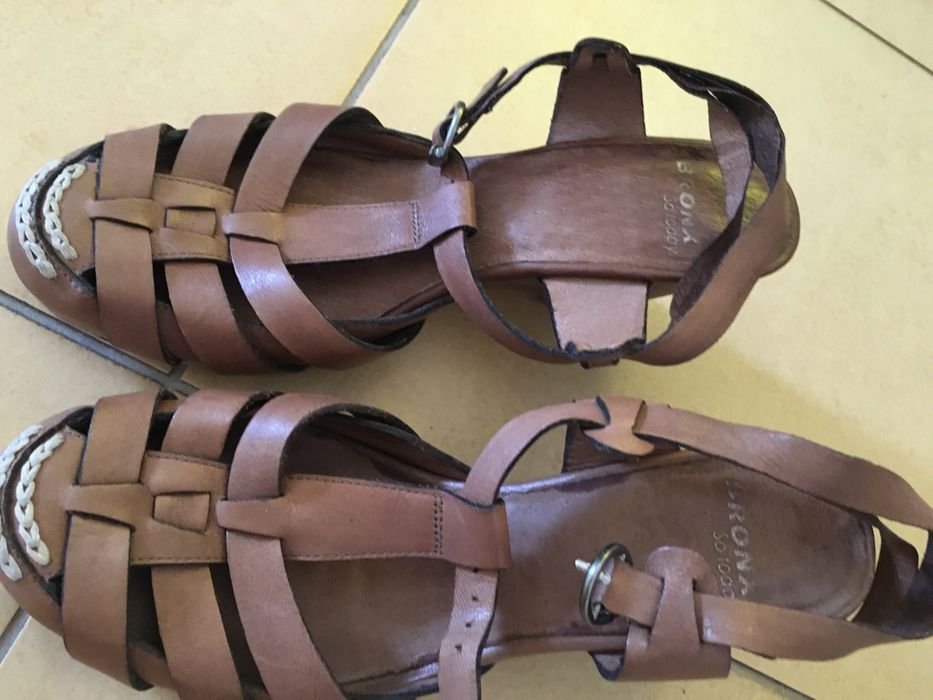 Sandaly ze skory 36