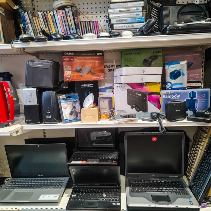 Apple iPod Shuffle 2ª Geração – Laranja (1 GB) com Base Dock Original