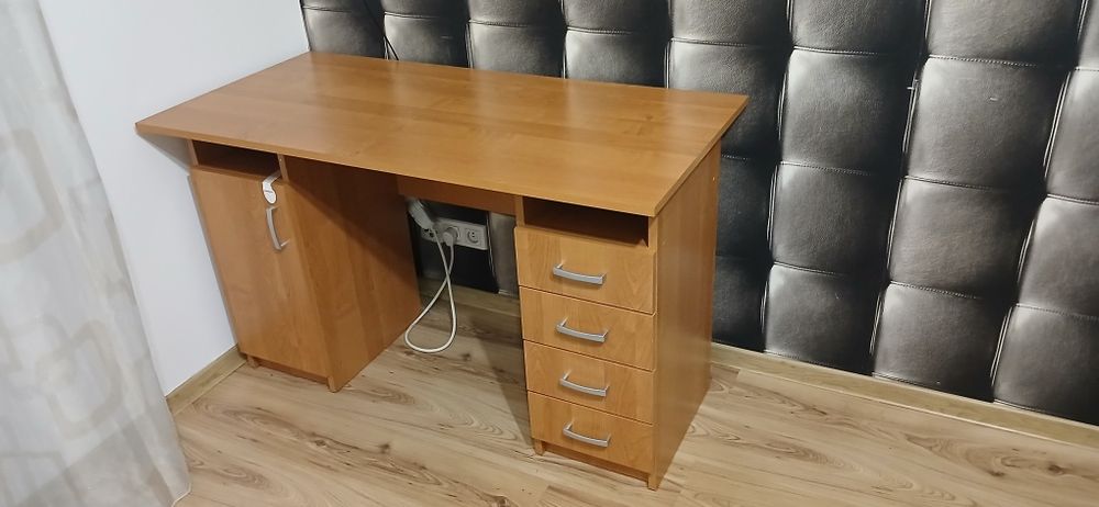 Sprzedam biurko w dobrym stanie!
