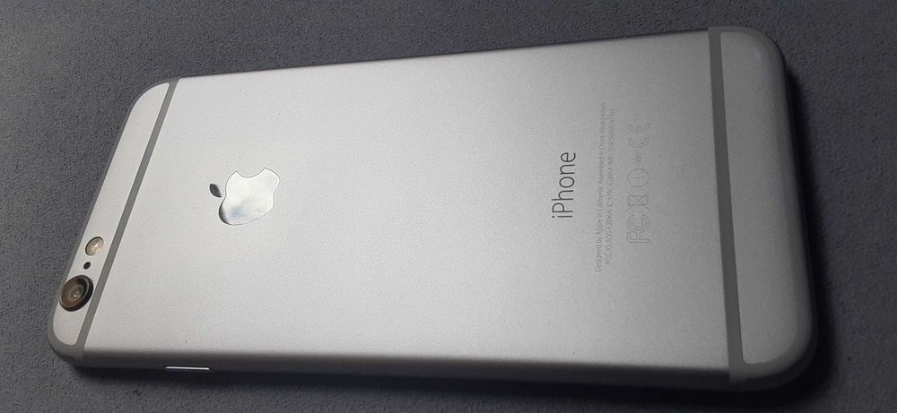 smartfon iPhone 1549 64Gb srebrny
