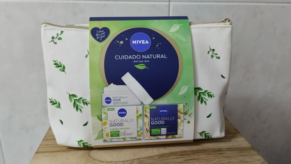 Cofrett Nívea Naturally Good