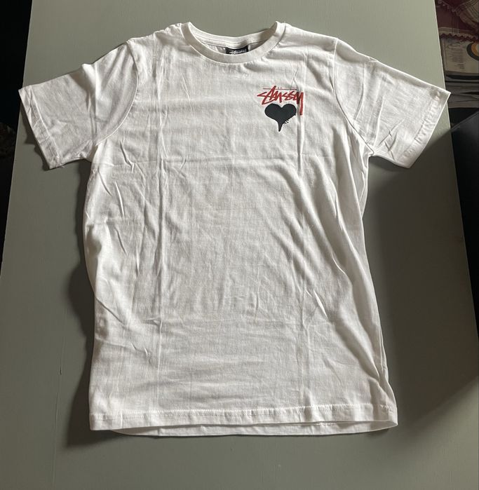 Stüssy White Tee with Heart Logo – Original Streetwear