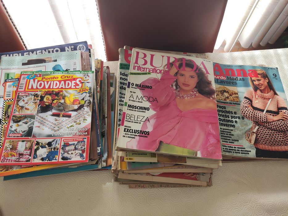 Burdas e revistas de crochê e ponto cruz
