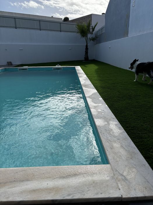 Relva Artificial — Solução Completa com Aplicação Profissional