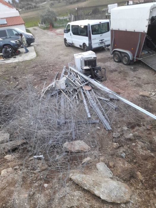 Sucata metais  à venda – conforme fotos.