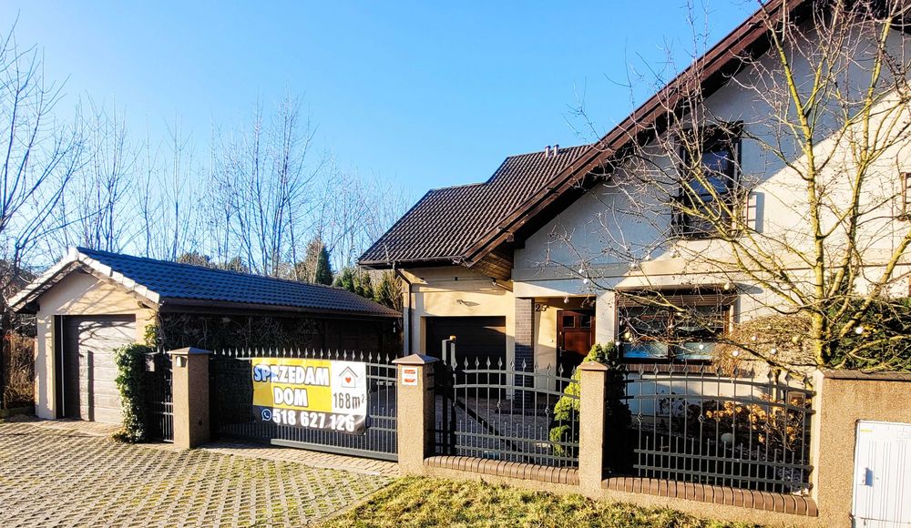 Sprzedam dom, 2 garaże! Super lokalizacja! Niskie koszty, Komfortowy