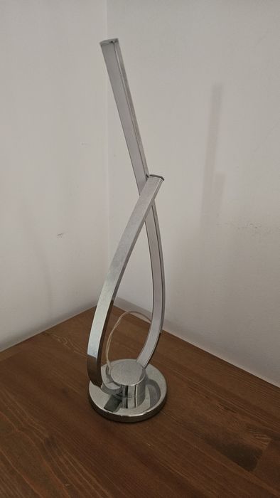 Candeeiro de mesa LED