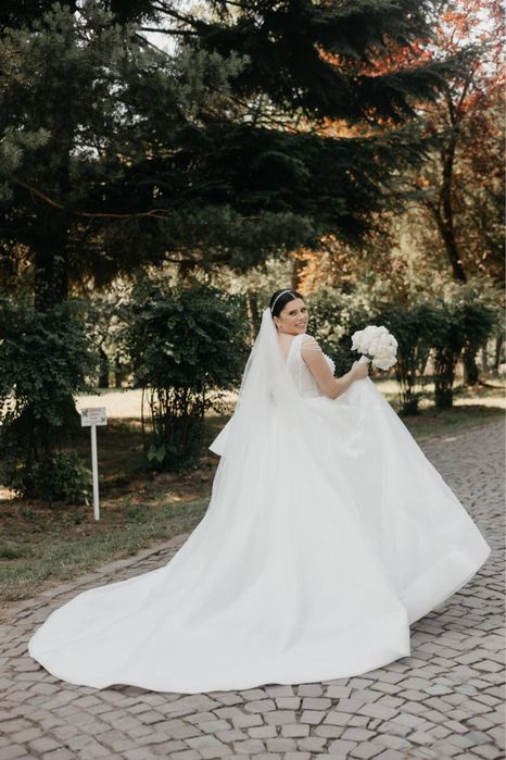 Продам весільну сукню в ідеальному стані!