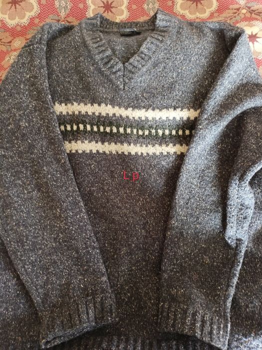 Одяг для чоловіків різних розмірів.