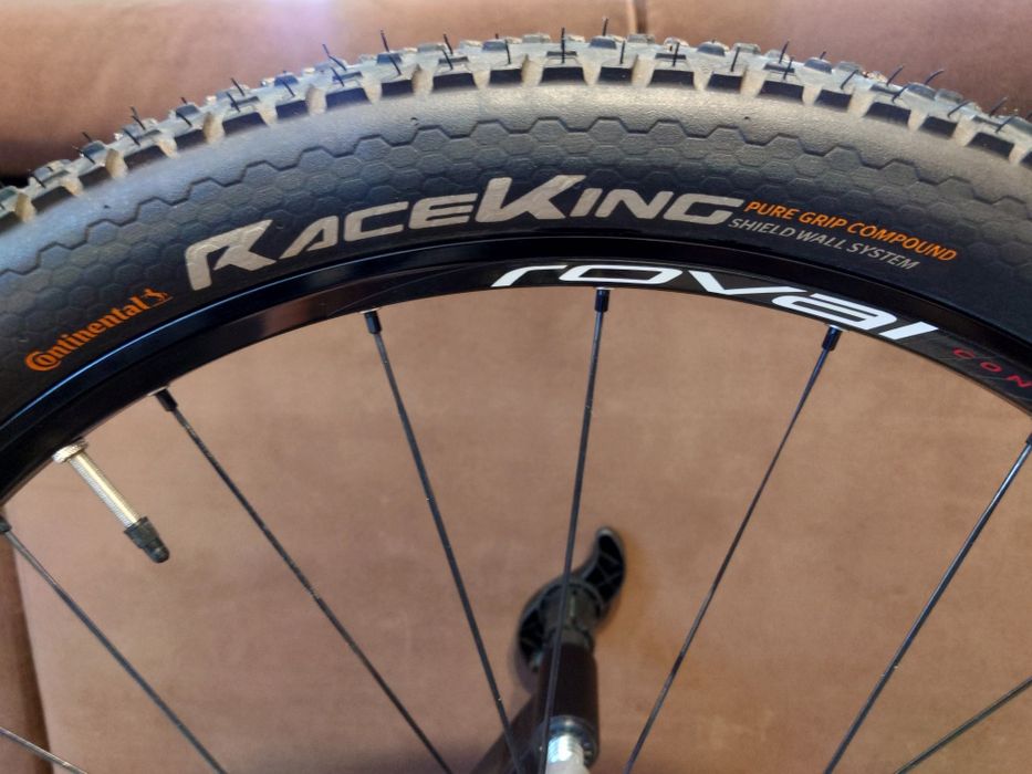 2x Obręcze Specialized Roval 26" + opony Continental Race King