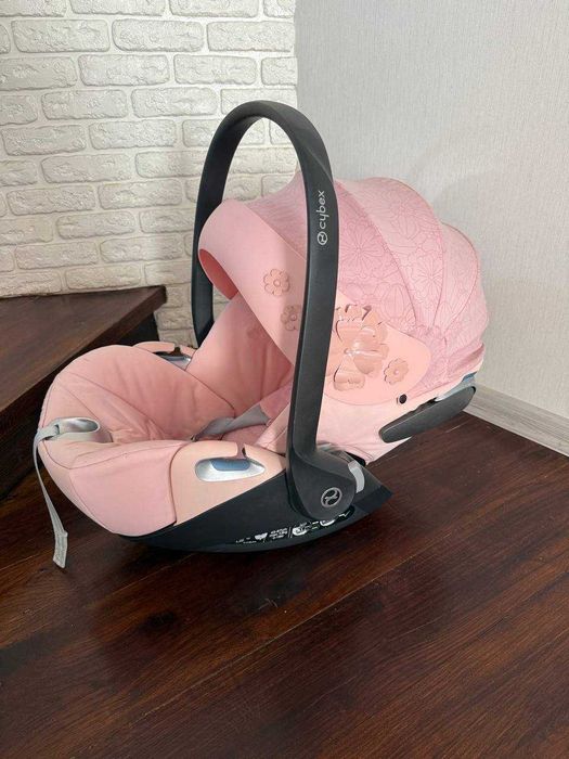 Продам автокресло cybex розовое