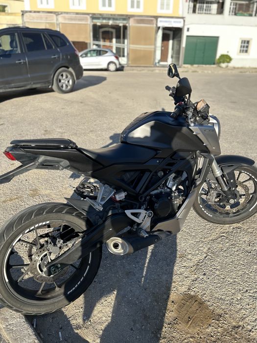 Honda CB 125r.