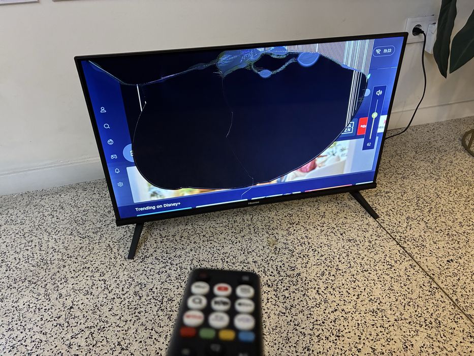 Hisense 32” Smart TV VIDAA – Funciona – Ecrã com defeito