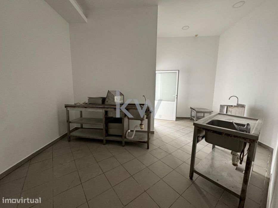 Loja para vender no Centro de Viseu, Prédio  D. João I