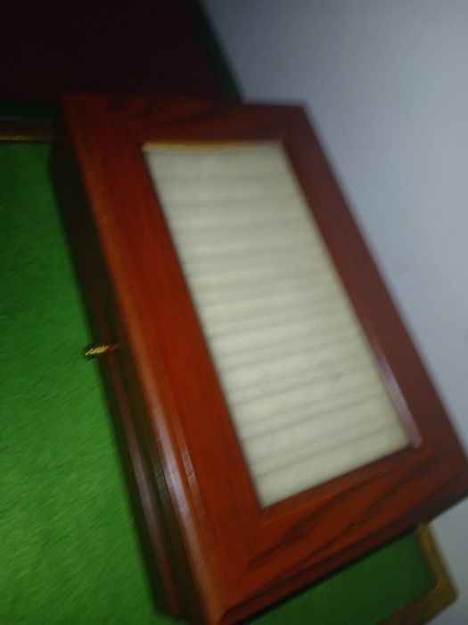 Caixa expositor de caneta por 50 €