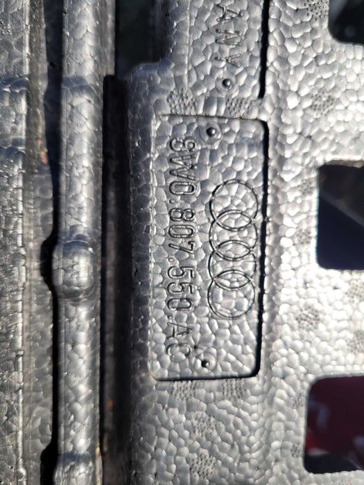 Apsorber zderzaka przedniego Audi A4 B9