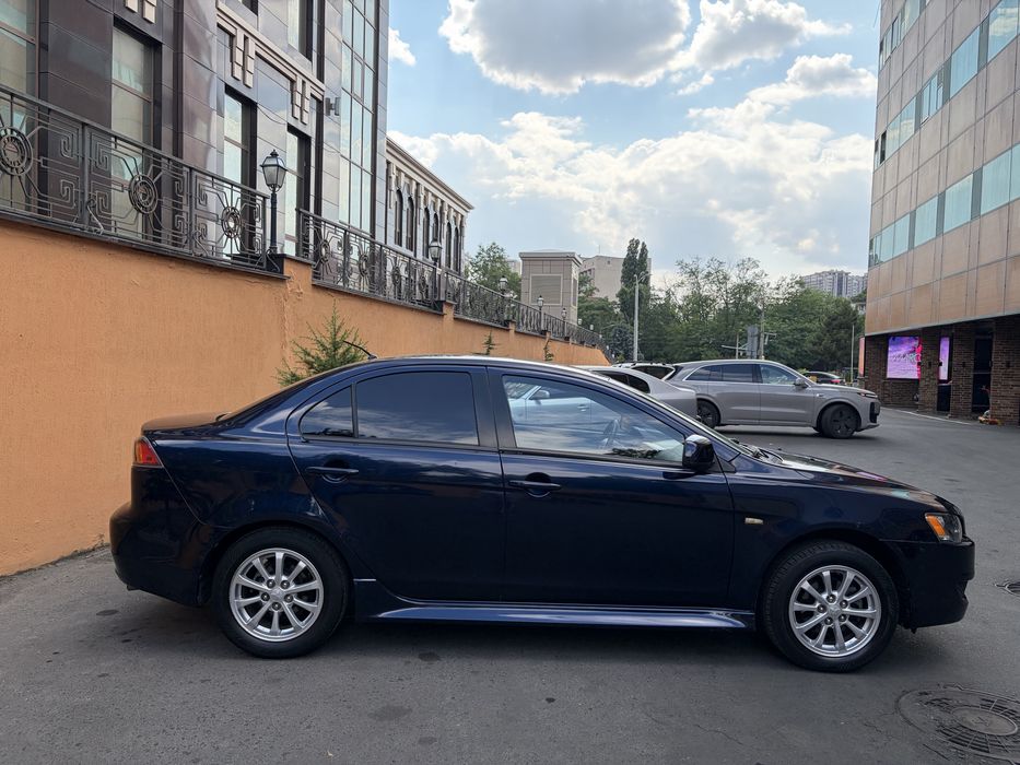 Mitsubishi Lancer