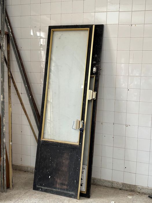 2 meias portas em metal