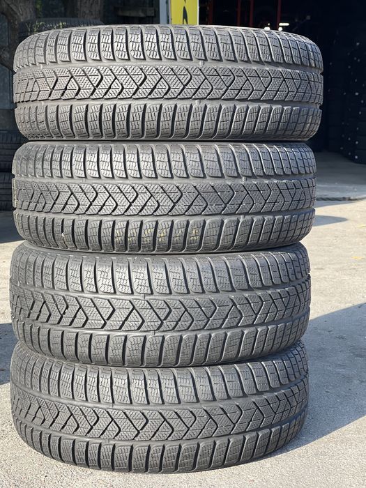 Шини зимові 4шт 215/60 R16 Pirelli Sottozero 3
