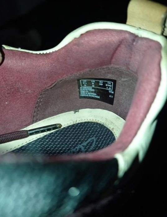 Шкіряні кросівки Clarks