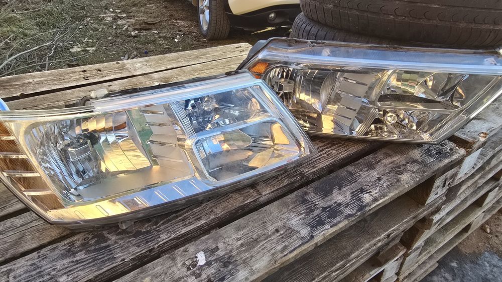 Фари Dodge Journey