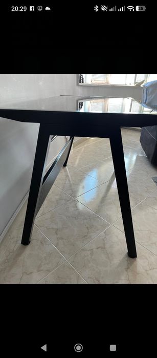 Secretaria com cadeira e candeeiro