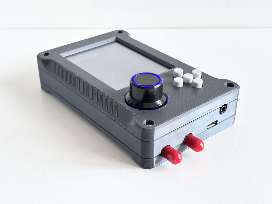 Продам SDR приймач-передавач HackRF One з модулем Portapack H2