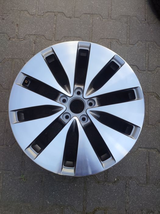 Felga orginalna VW golf V,VI  18" 1szt